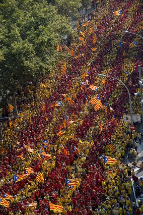 Una de las multitudinarias manifestaciones en Cataluña, en favor del derecho a decir