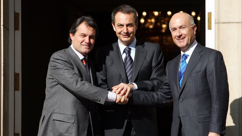 Artur Mas, José-Luís Rodríguez Zapatero y Josep-Antoni Duran i Lleida tras una reunión en Moncloa, donde se negoció el Estatuto de Cataluña
