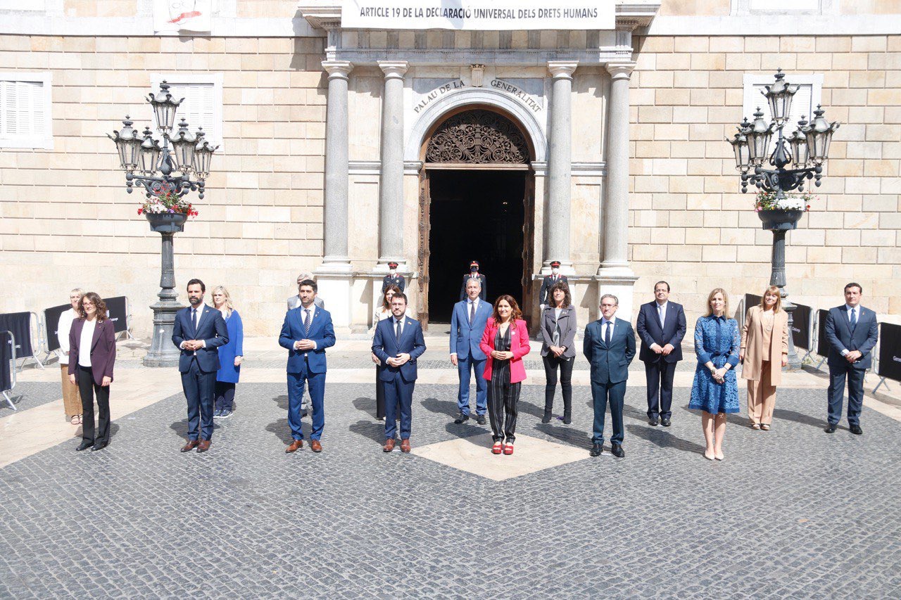 El nou govern de la Generalitat al complet, a la Plaça de Sant Jaume.